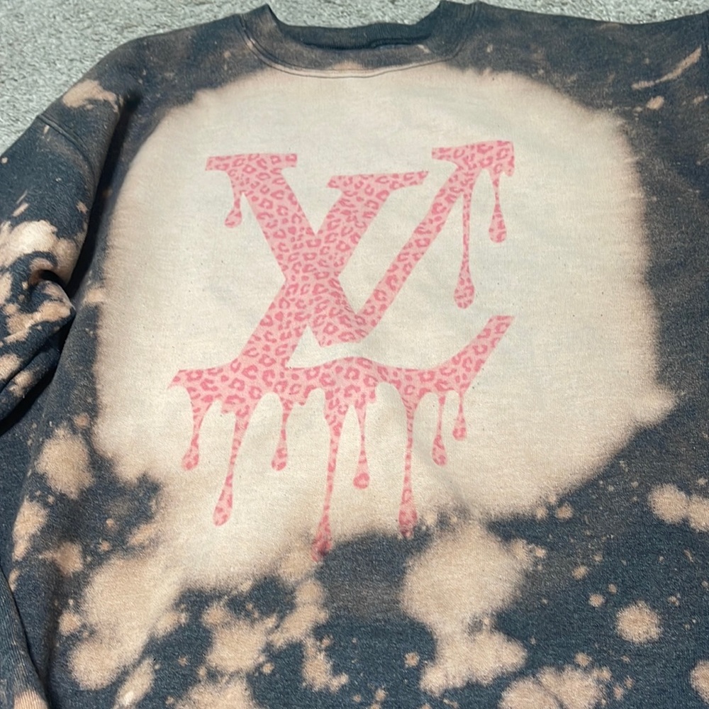 Women’s small crew sweatshirt boutique graphic sweatshirt